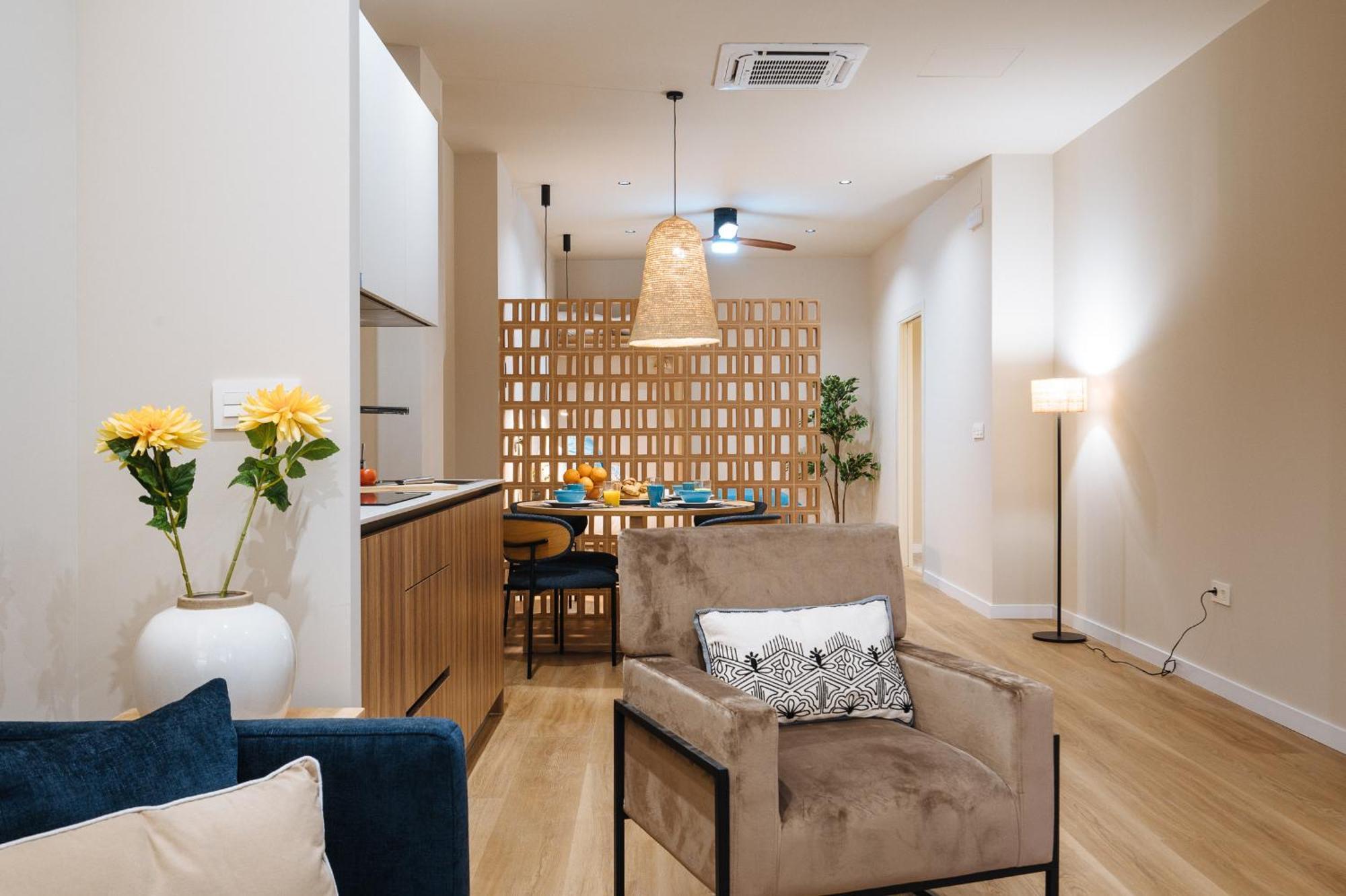 New Hostly Alameda Apartments Seville Exterior photo