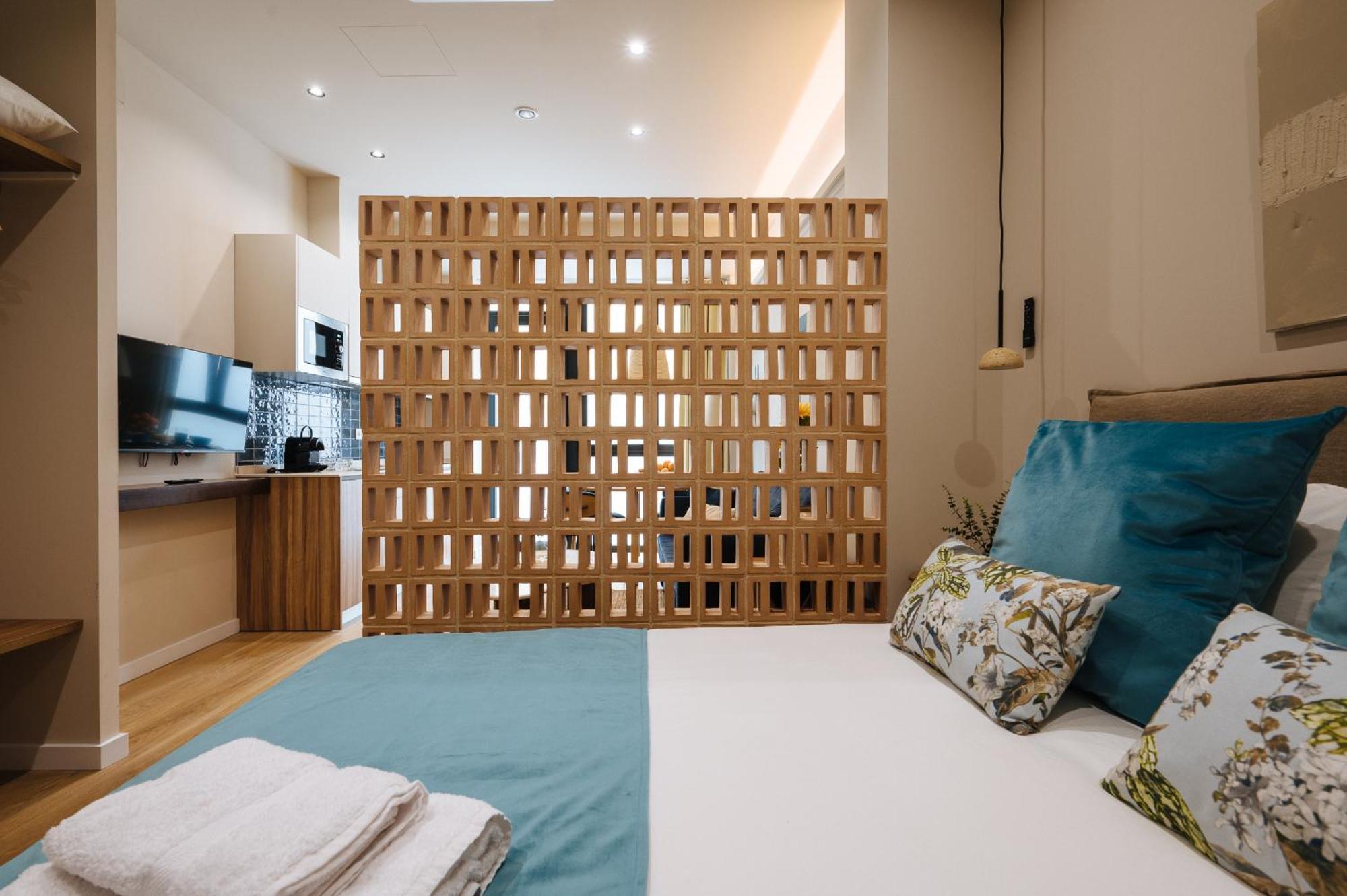 New Hostly Alameda Apartments Seville Exterior photo