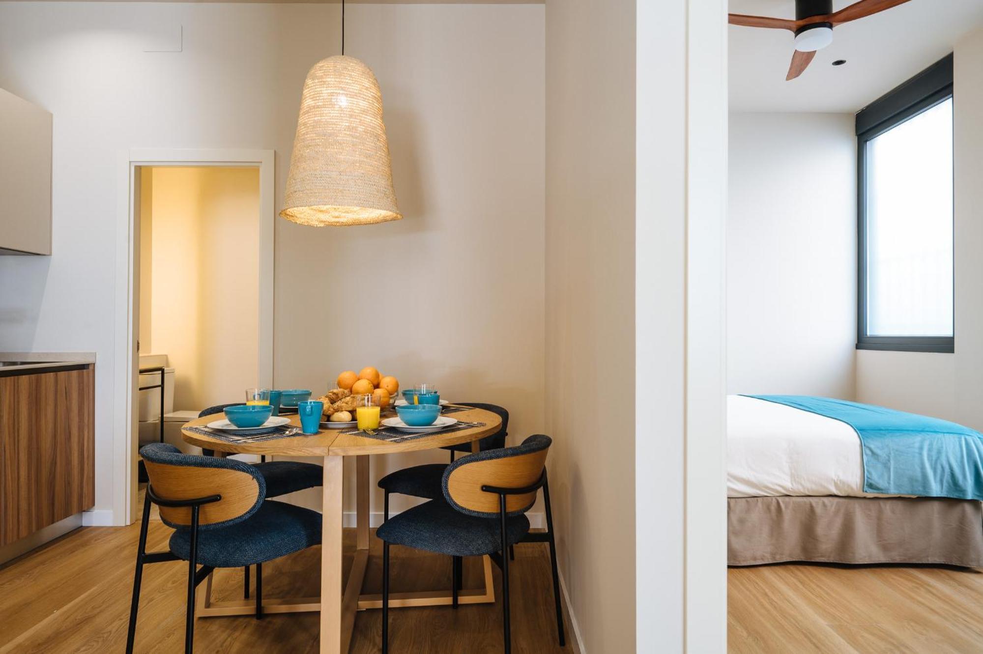 New Hostly Alameda Apartments Seville Exterior photo